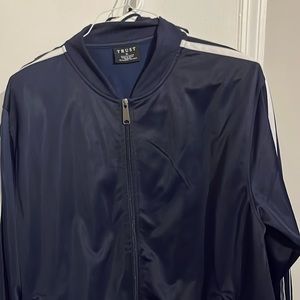 Cool athletic top XL